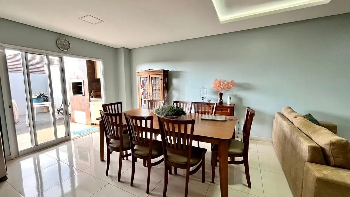 Sobrado com 2 quartos à venda, 208m2 em Tocantins, Toledo - PR - imagem 9 Foto 9 de Sobrado com 2 quartos à venda, 208m2 em Tocantins, Toledo - PR