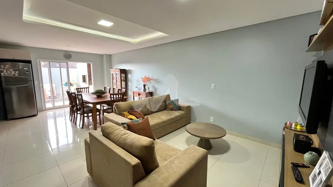 Sobrado com 2 quartos à venda, 208m2 em Tocantins, Toledo - PR - imagem 7 Foto 7 de Sobrado com 2 quartos à venda, 208m2 em Tocantins, Toledo - PR