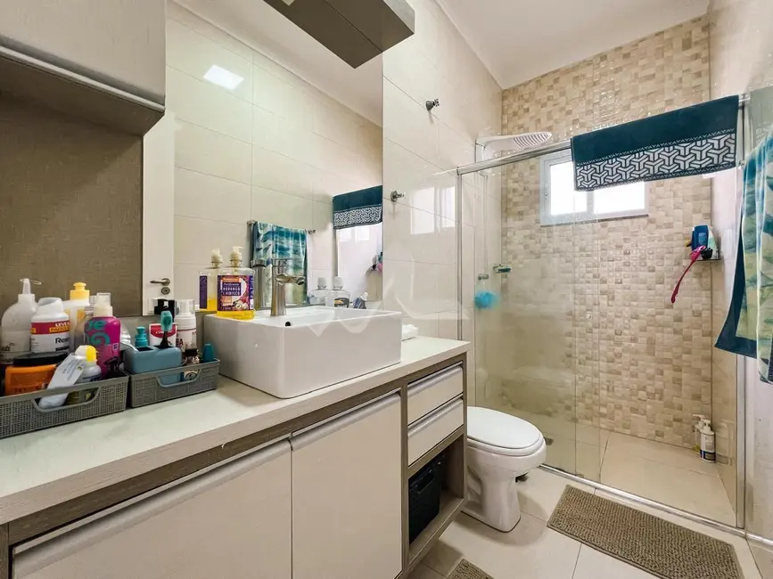 Casa com 3 quartos à venda, 197m2 em Jardim Gisela, Toledo - PR - imagem 3 Foto 3 de Casa com 3 quartos à venda, 197m2 em Jardim Gisela, Toledo - PR