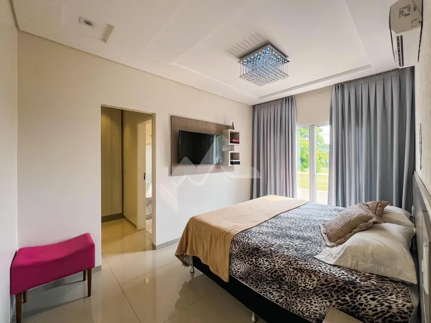 Casa com 3 quartos à venda, 197m2 em Jardim Gisela, Toledo - PR - imagem 6 Foto 6 de Casa com 3 quartos à venda, 197m2 em Jardim Gisela, Toledo - PR