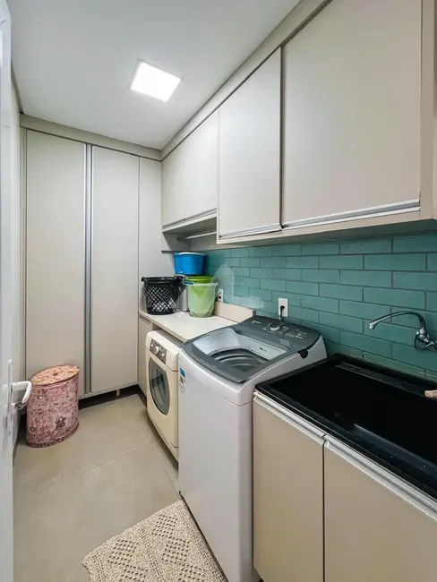 Casa com 3 quartos à venda, 197m2 em Jardim Gisela, Toledo - PR - imagem 9 Foto 9 de Casa com 3 quartos à venda, 197m2 em Jardim Gisela, Toledo - PR