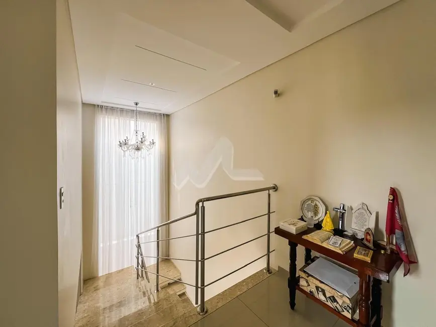 Casa com 3 quartos à venda, 197m2 em Jardim Gisela, Toledo - PR - imagem 4 Foto 4 de Casa com 3 quartos à venda, 197m2 em Jardim Gisela, Toledo - PR