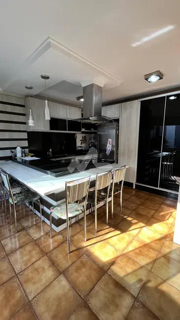 Casa com 2 quartos à venda, 270m2 em Jardim Gisela, Toledo - PR - imagem 8 Foto 8 de Casa com 2 quartos à venda, 270m2 em Jardim Gisela, Toledo - PR