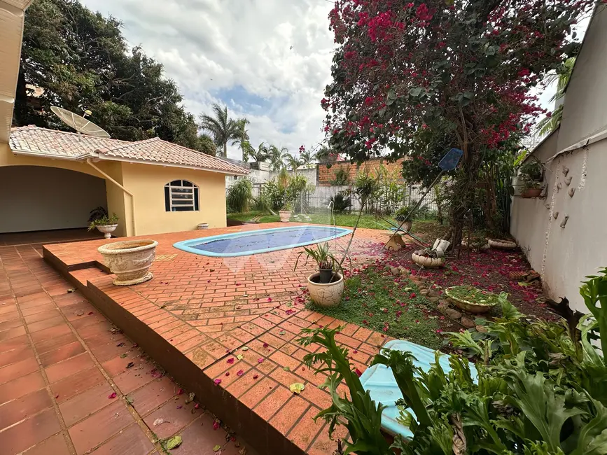 Casa com 3 quartos à venda, 231m2 em Jardim La Salle, Toledo - PR - imagem 9 Foto 9 de Casa com 3 quartos à venda, 231m2 em Jardim La Salle, Toledo - PR