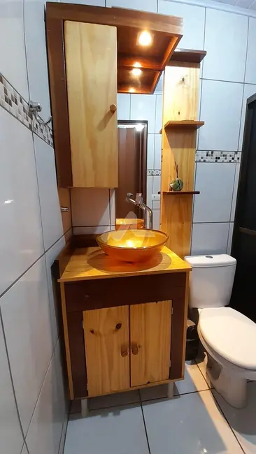 Casa à venda em Toledo - PR - imagem 8 Foto 8 de Casa à venda em Toledo - PR