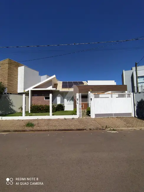 Casa com 3 quartos à venda, 163m2 em Vila Industrial, Toledo - PR - imagem 1 Foto 1 de Casa com 3 quartos à venda, 163m2 em Vila Industrial, Toledo - PR
