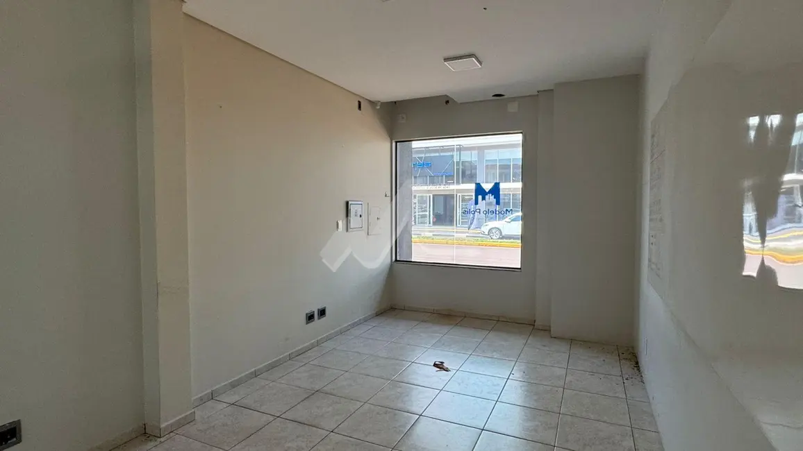 Sala Comercial para alugar, 140m2 em Centro, Toledo - PR - imagem 6 Foto 6 de Sala Comercial para alugar, 140m2 em Centro, Toledo - PR