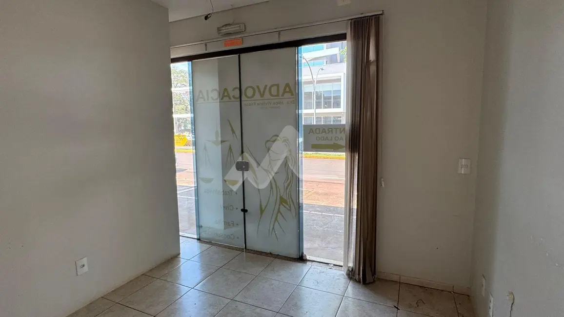 Sala Comercial para alugar, 140m2 em Centro, Toledo - PR - imagem 4 Foto 4 de Sala Comercial para alugar, 140m2 em Centro, Toledo - PR