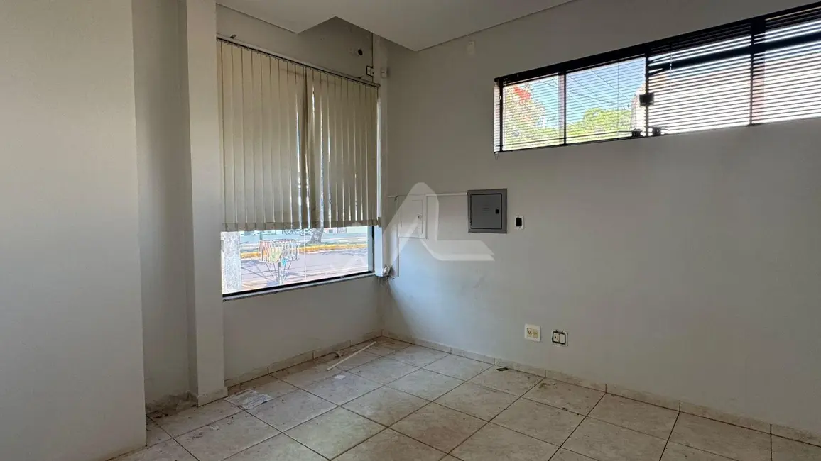 Sala Comercial para alugar, 140m2 em Centro, Toledo - PR - imagem 5 Foto 5 de Sala Comercial para alugar, 140m2 em Centro, Toledo - PR
