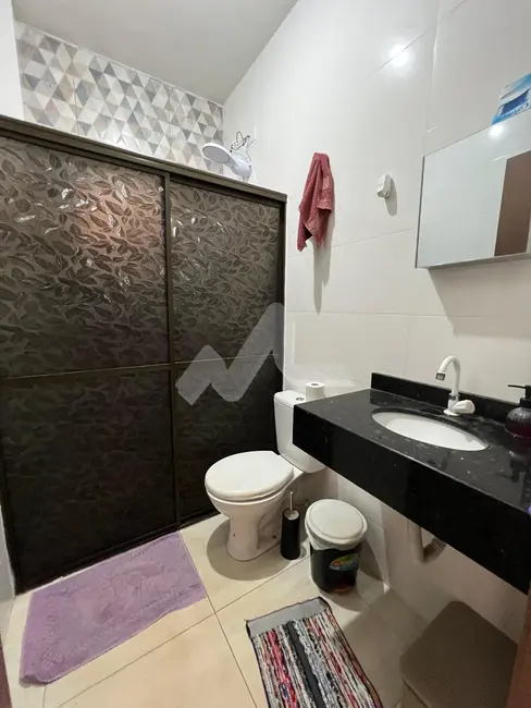 Casa com 2 quartos à venda, 51m2 em Pinheirinho, Toledo - PR - imagem 4 Foto 4 de Casa com 2 quartos à venda, 51m2 em Pinheirinho, Toledo - PR