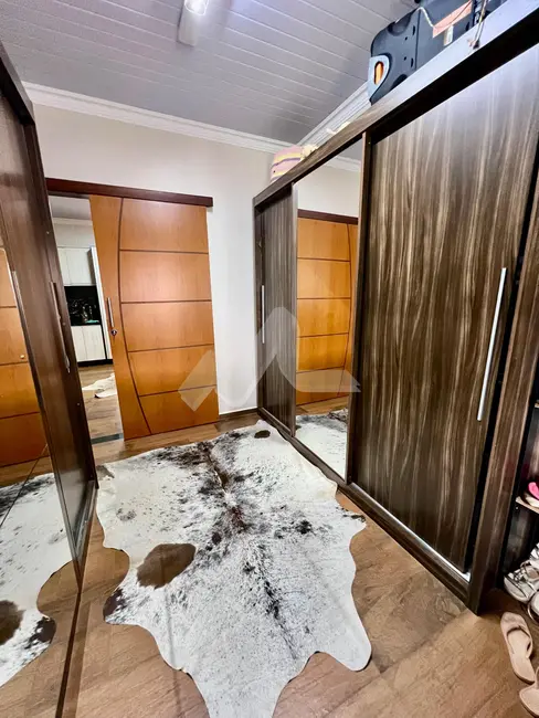 Casa com 2 quartos à venda, 167m2 em Toledo - PR - imagem 5 Foto 5 de Casa com 2 quartos à venda, 167m2 em Toledo - PR