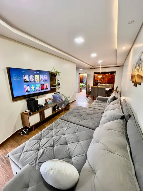 Casa com 2 quartos à venda, 167m2 em Toledo - PR - imagem 4 Foto 4 de Casa com 2 quartos à venda, 167m2 em Toledo - PR