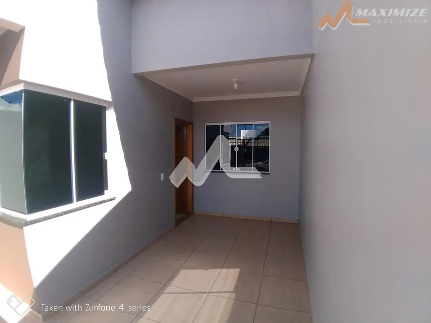 Casa com 2 quartos à venda, 63m2 em Jardim Coopagro, Toledo - PR - imagem 3 Foto 3 de Casa com 2 quartos à venda, 63m2 em Jardim Coopagro, Toledo - PR