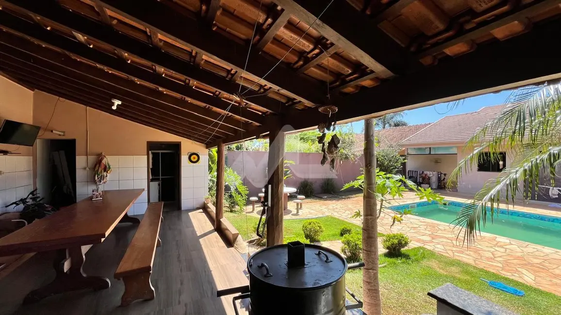 Foto 5 de Casa com 3 quartos para alugar, 203m2 em Vila Becker, Toledo - PR