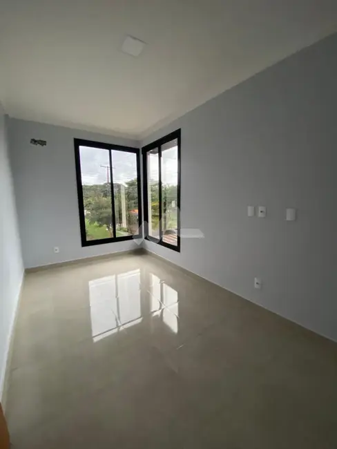 Sobrado com 3 quartos à venda, 118m2 em Jardim Santa Maria, Toledo - PR - imagem 2 Foto 2 de Sobrado com 3 quartos à venda, 118m2 em Jardim Santa Maria, Toledo - PR