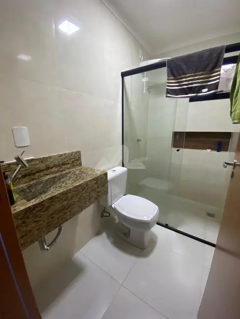 Sobrado com 3 quartos à venda, 118m2 em Jardim Santa Maria, Toledo - PR - imagem 9 Foto 9 de Sobrado com 3 quartos à venda, 118m2 em Jardim Santa Maria, Toledo - PR