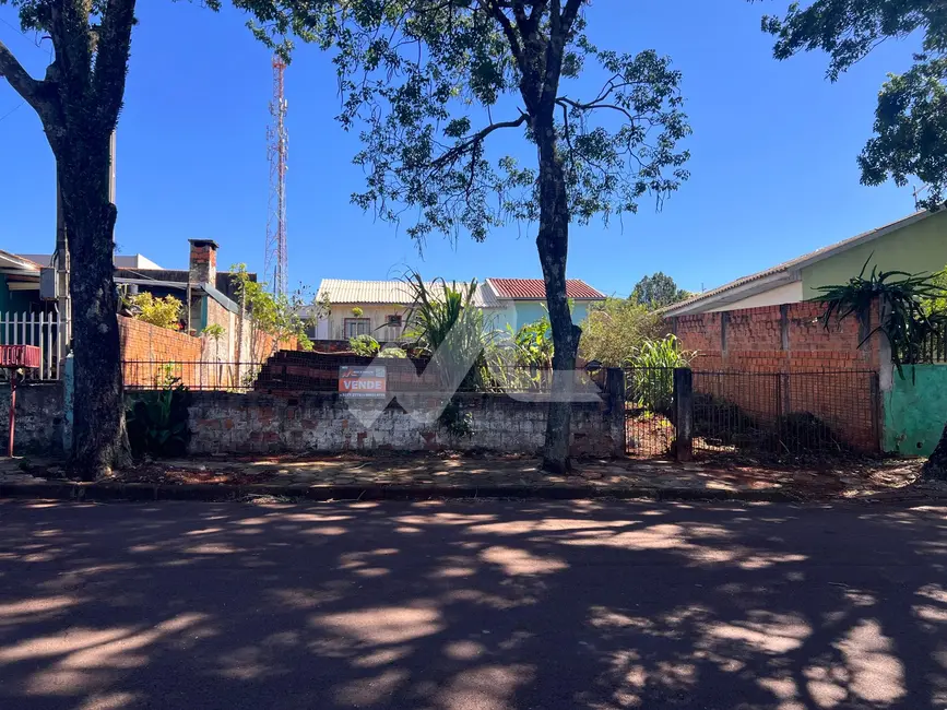 Foto 1 de Terreno / Lote à venda, 294m2 em Centro, Toledo - PR