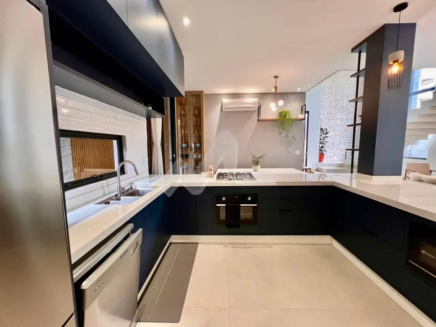 Foto 8 de Sobrado com 3 quartos à venda, 270m2 em Jardim Pancera, Toledo - PR