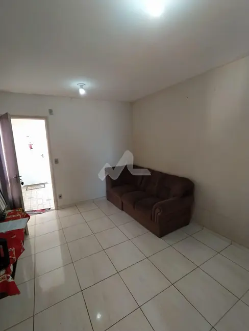 Apartamento com 2 quartos para alugar, 53m2 em São Francisco, Toledo - PR - imagem 5 Foto 5 de Apartamento com 2 quartos para alugar, 53m2 em São Francisco, Toledo - PR