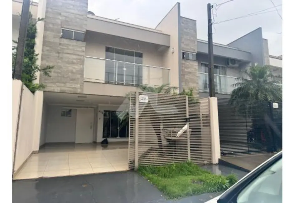 Sobrado com 2 quartos à venda, 133m2 em Jardim Gisela, Toledo - PR - imagem 1 Foto 1 de Sobrado com 2 quartos à venda, 133m2 em Jardim Gisela, Toledo - PR