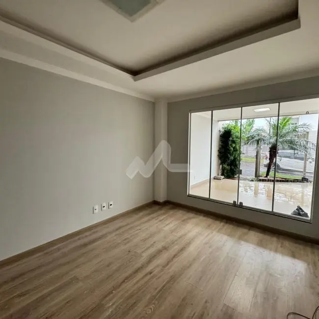 Sobrado com 2 quartos à venda, 133m2 em Jardim Gisela, Toledo - PR - imagem 4 Foto 4 de Sobrado com 2 quartos à venda, 133m2 em Jardim Gisela, Toledo - PR