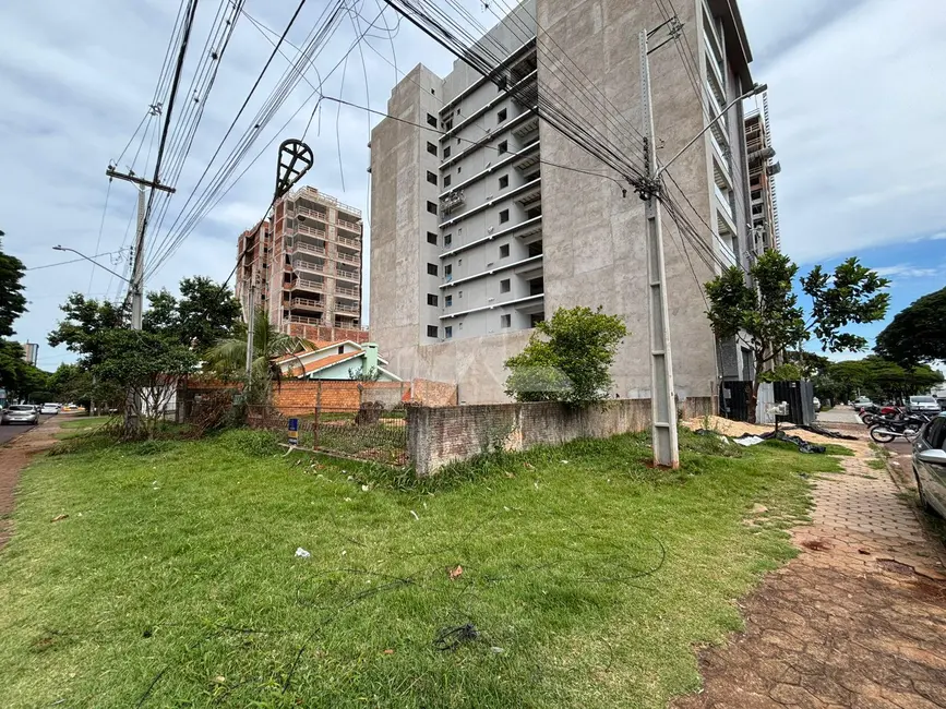 Foto 1 de Terreno / Lote à venda em Vila Industrial, Toledo - PR