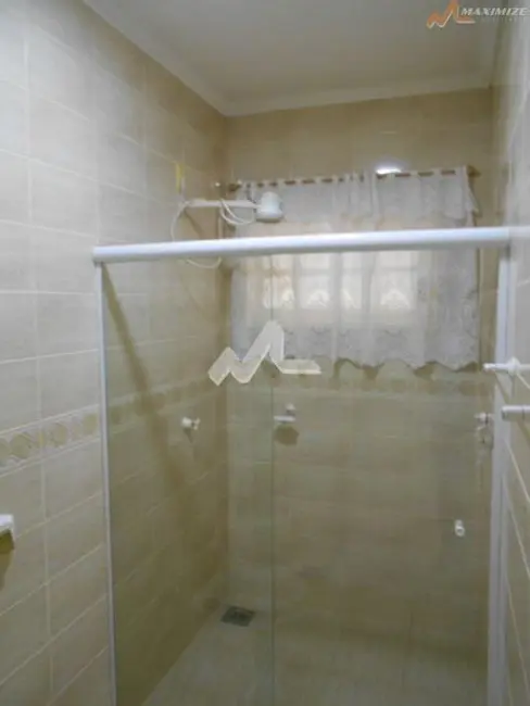 Casa com 2 quartos para alugar, 140m2 em Jardim Pancera, Toledo - PR - imagem 8 Foto 8 de Casa com 2 quartos para alugar, 140m2 em Jardim Pancera, Toledo - PR