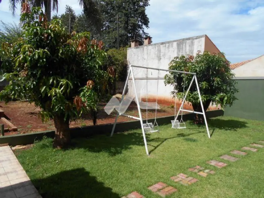 Casa com 2 quartos para alugar, 140m2 em Jardim Pancera, Toledo - PR - imagem 3 Foto 3 de Casa com 2 quartos para alugar, 140m2 em Jardim Pancera, Toledo - PR