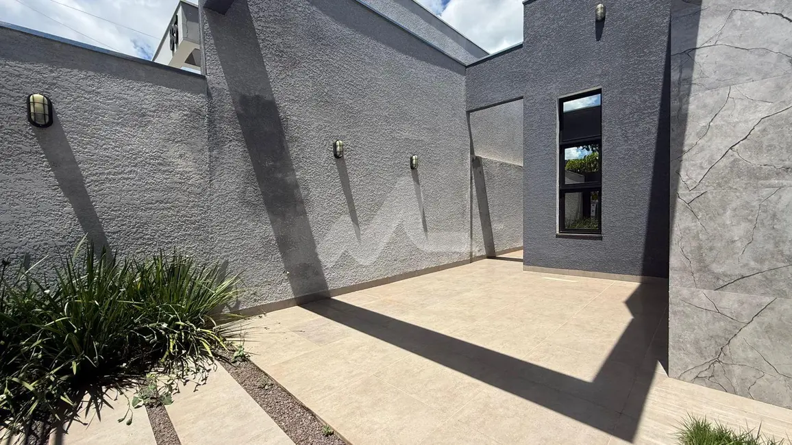 Foto 3 de Casa à venda, 60m2 em Jardim Coopagro, Toledo - PR