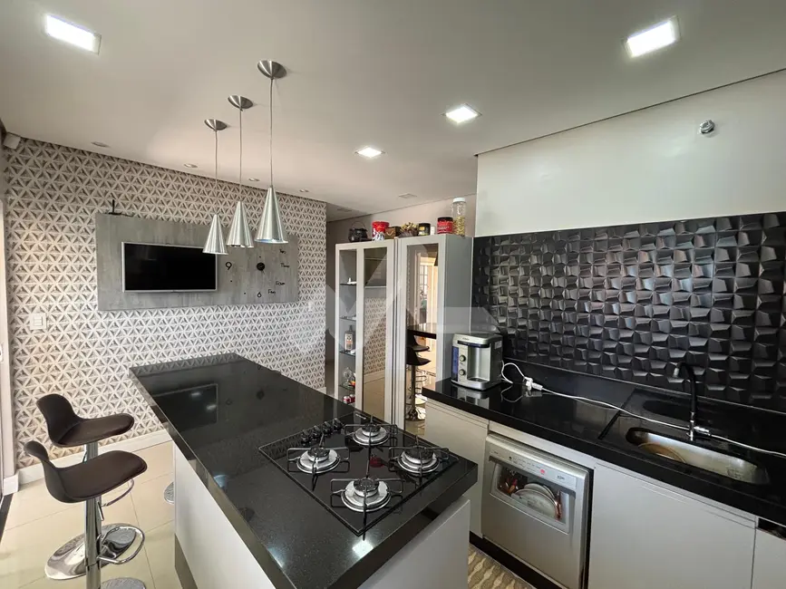 Casa com 2 quartos à venda, 154m2 em Jardim Pancera, Toledo - PR - imagem 9 Foto 9 de Casa com 2 quartos à venda, 154m2 em Jardim Pancera, Toledo - PR