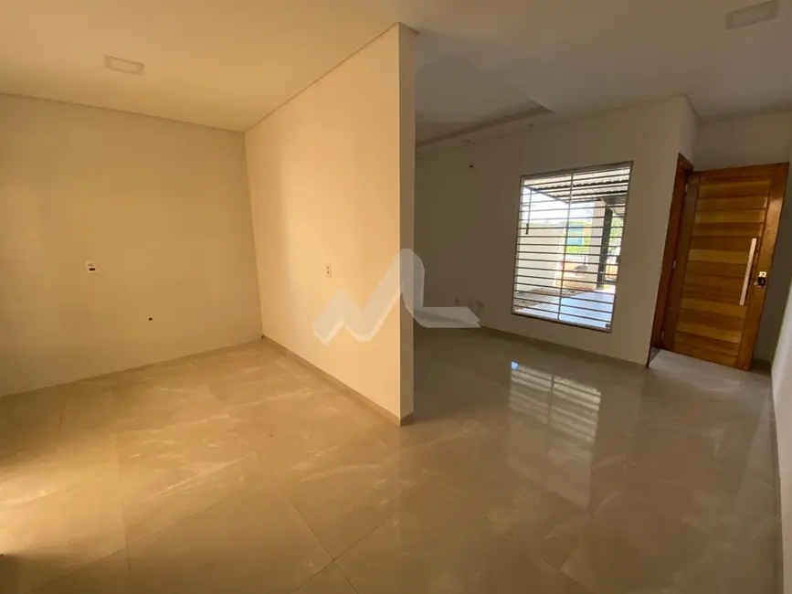 Foto 4 de Casa com 1 quarto à venda e para alugar, 62m2 em Jardim Coopagro, Toledo - PR