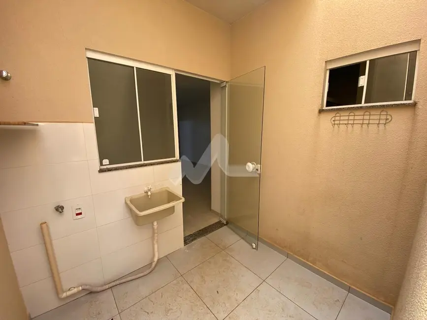 Foto 7 de Casa com 1 quarto à venda e para alugar, 62m2 em Jardim Coopagro, Toledo - PR