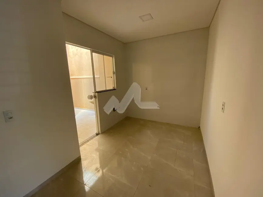 Foto 3 de Casa com 1 quarto à venda e para alugar, 62m2 em Jardim Coopagro, Toledo - PR