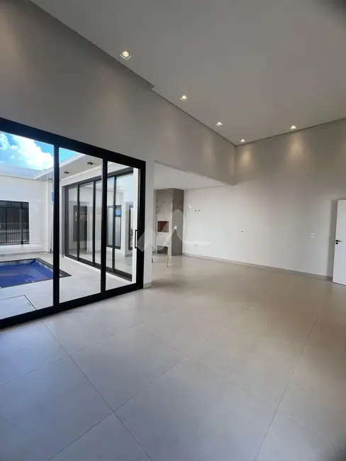 Casa com 2 quartos à venda, 100m2 em Tocantins, Toledo - PR - imagem 3 Foto 3 de Casa com 2 quartos à venda, 100m2 em Tocantins, Toledo - PR