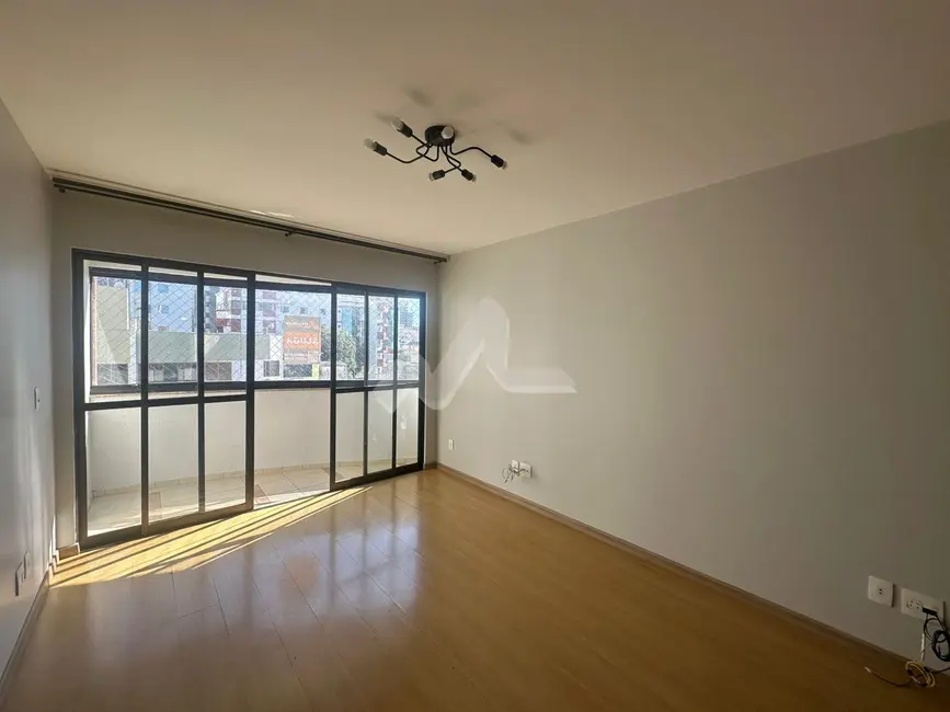 Apartamento com 2 quartos para alugar, 128m2 em Centro, Toledo - PR - imagem 4 Foto 4 de Apartamento com 2 quartos para alugar, 128m2 em Centro, Toledo - PR