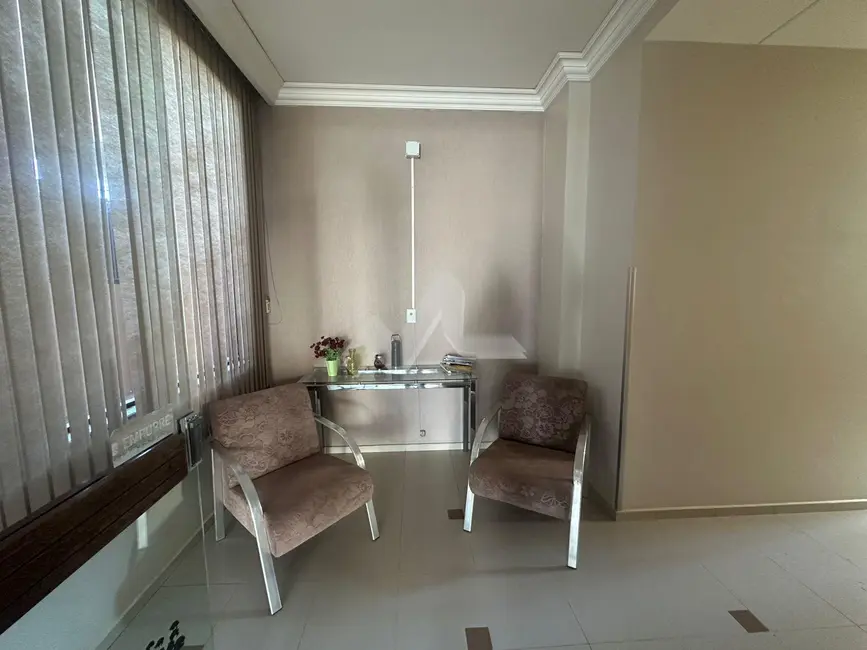 Apartamento com 2 quartos para alugar, 128m2 em Centro, Toledo - PR - imagem 2 Foto 2 de Apartamento com 2 quartos para alugar, 128m2 em Centro, Toledo - PR