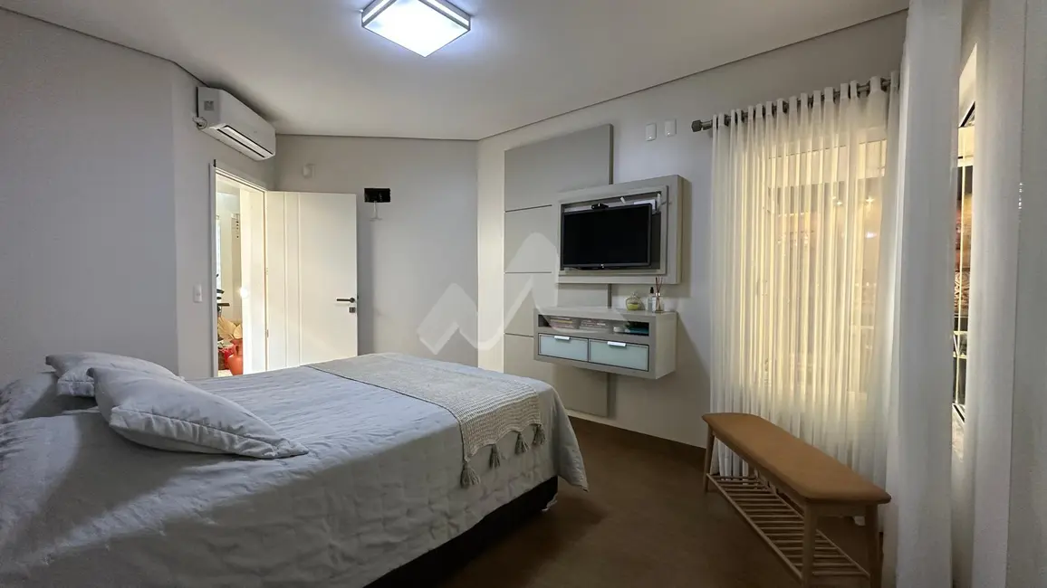 Foto 17 de Casa à venda, 260m2 em Jardim Pancera, Toledo - PR