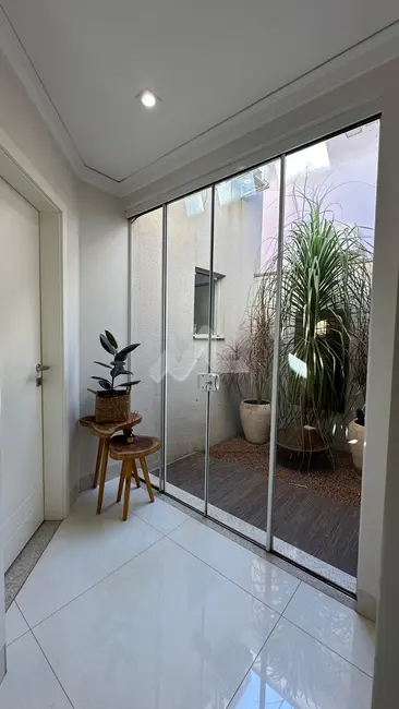 Foto 9 de Casa à venda, 260m2 em Jardim Pancera, Toledo - PR