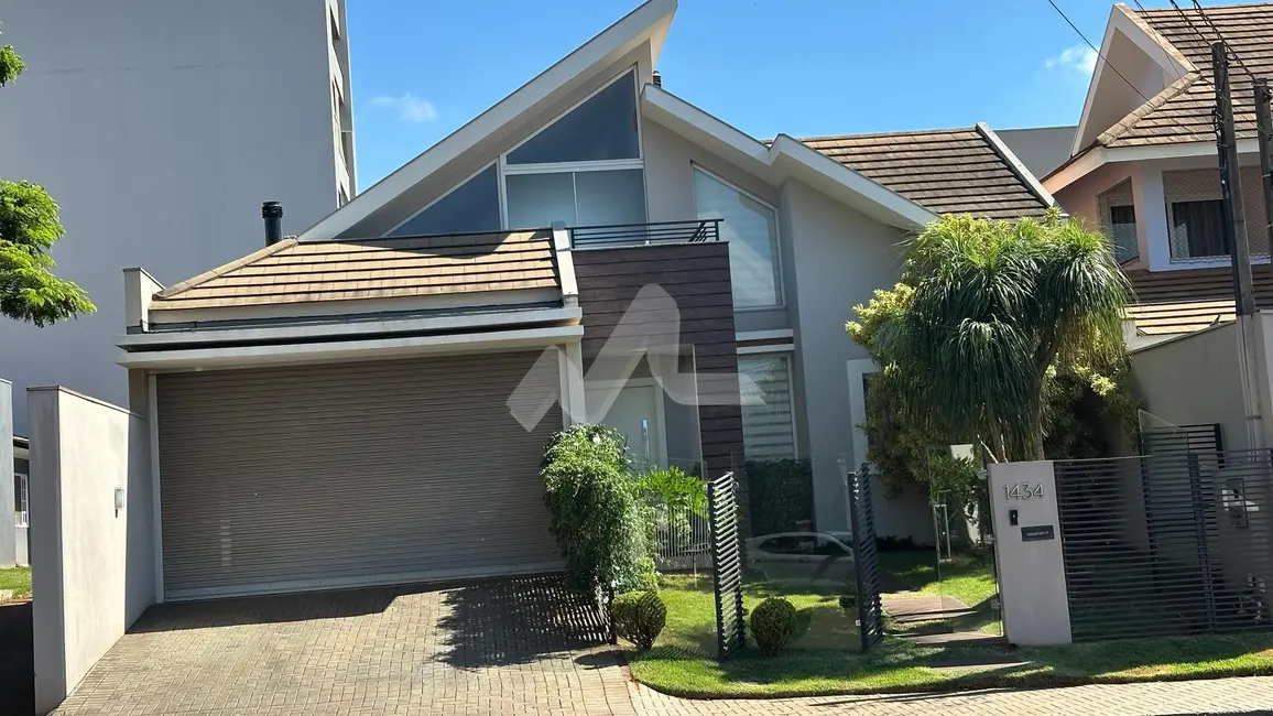 Foto 1 de Casa à venda, 260m2 em Jardim Pancera, Toledo - PR