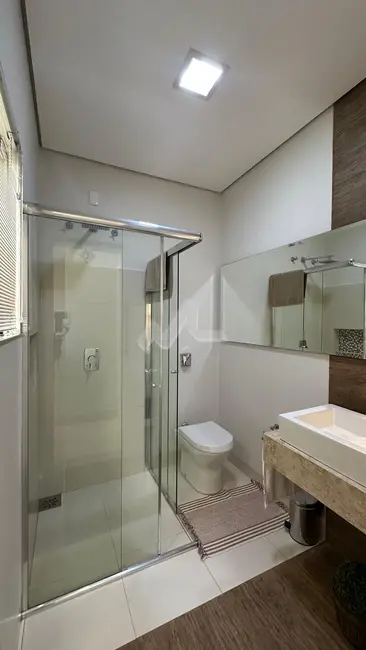 Foto 21 de Casa à venda, 260m2 em Jardim Pancera, Toledo - PR