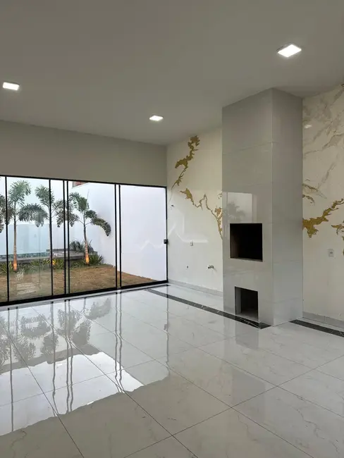 Foto 3 de Casa à venda, 98m2 em Jardim Coopagro, Toledo - PR