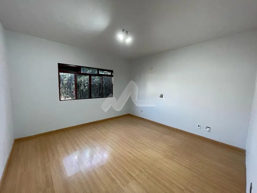 Foto 13 de Casa para alugar, 267m2 em Centro, Toledo - PR