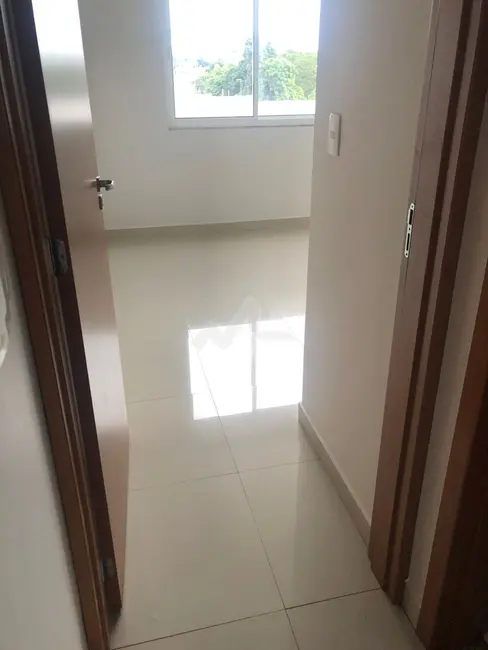 Foto 4 de Apartamento à venda, 59m2 em Jardim Gisela, Toledo - PR