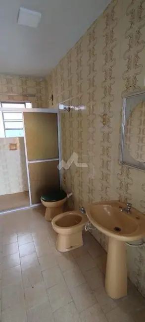 Apartamento com 3 quartos para alugar, 126m2 em Centro, Toledo - PR - imagem 7 Foto 7 de Apartamento com 3 quartos para alugar, 126m2 em Centro, Toledo - PR