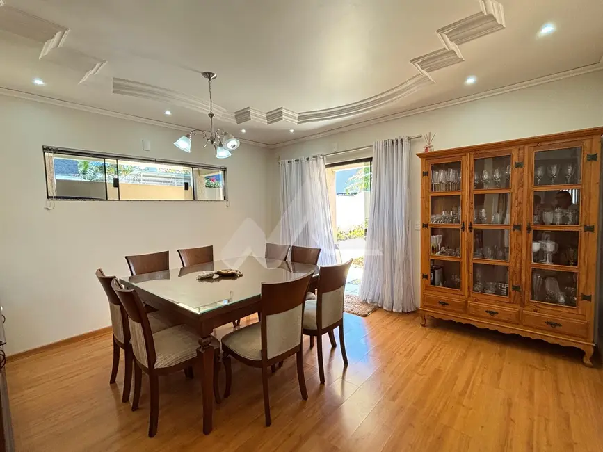 Foto 8 de Casa com 3 quartos à venda, 261m2 em Centro, Toledo - PR