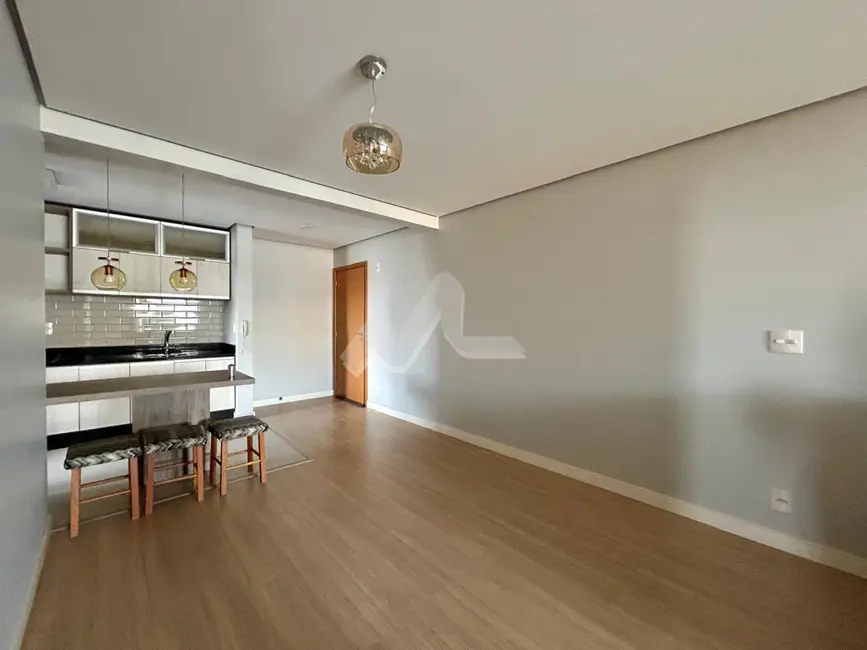 Apartamento com 2 quartos para alugar, 125m2 em Centro, Toledo - PR - imagem 5 Foto 5 de Apartamento com 2 quartos para alugar, 125m2 em Centro, Toledo - PR