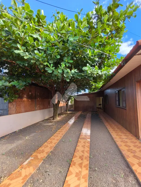 Casa com 2 quartos para alugar, 140m2 em Toledo - PR - imagem 3 Foto 3 de Casa com 2 quartos para alugar, 140m2 em Toledo - PR