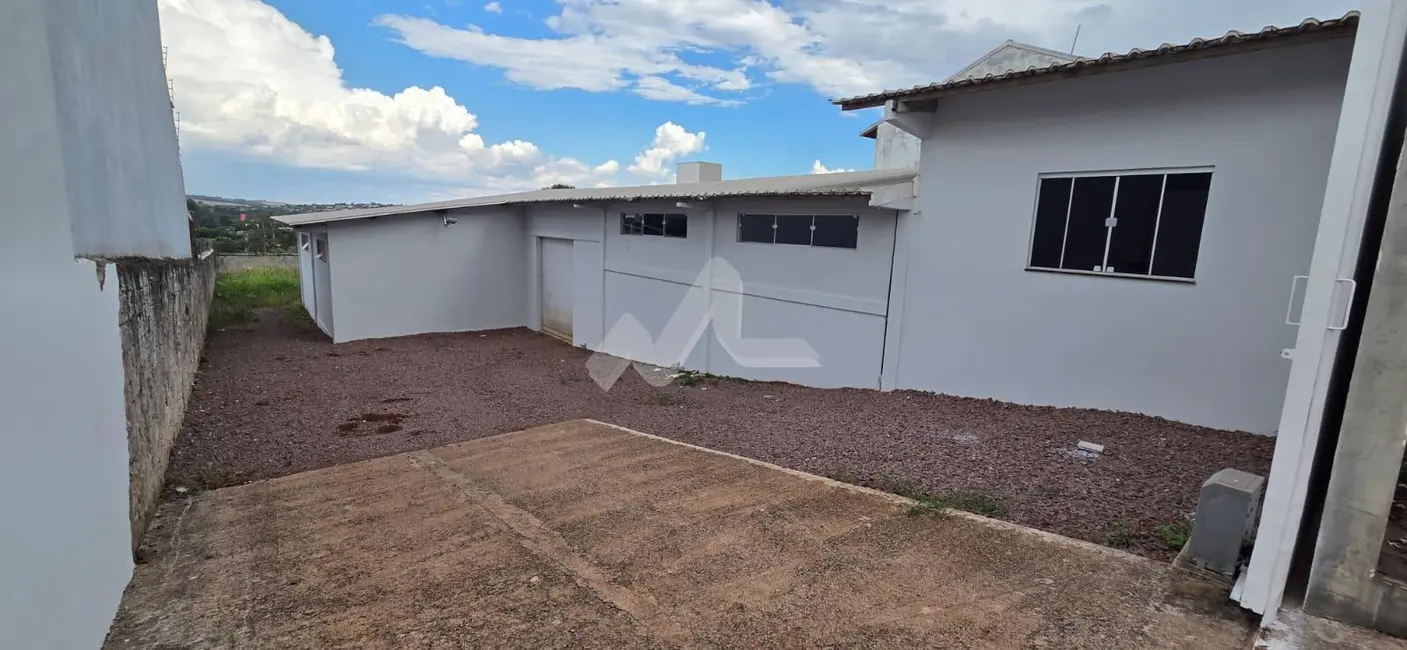 Armazém / Galpão para alugar, 490m2 em Centro, Toledo - PR - imagem 2 Foto 2 de Armazém / Galpão para alugar, 490m2 em Centro, Toledo - PR