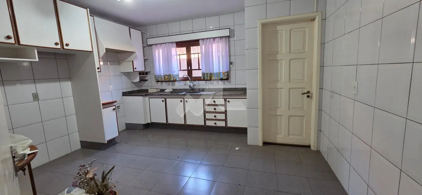 Foto 3 de Casa com 2 quartos à venda, 230m2 em Centro, Toledo - PR