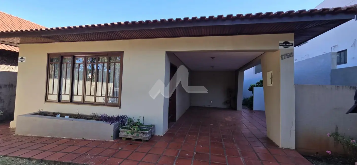 Foto 1 de Casa com 2 quartos à venda, 230m2 em Centro, Toledo - PR